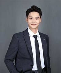 Alex’s personal business headshot