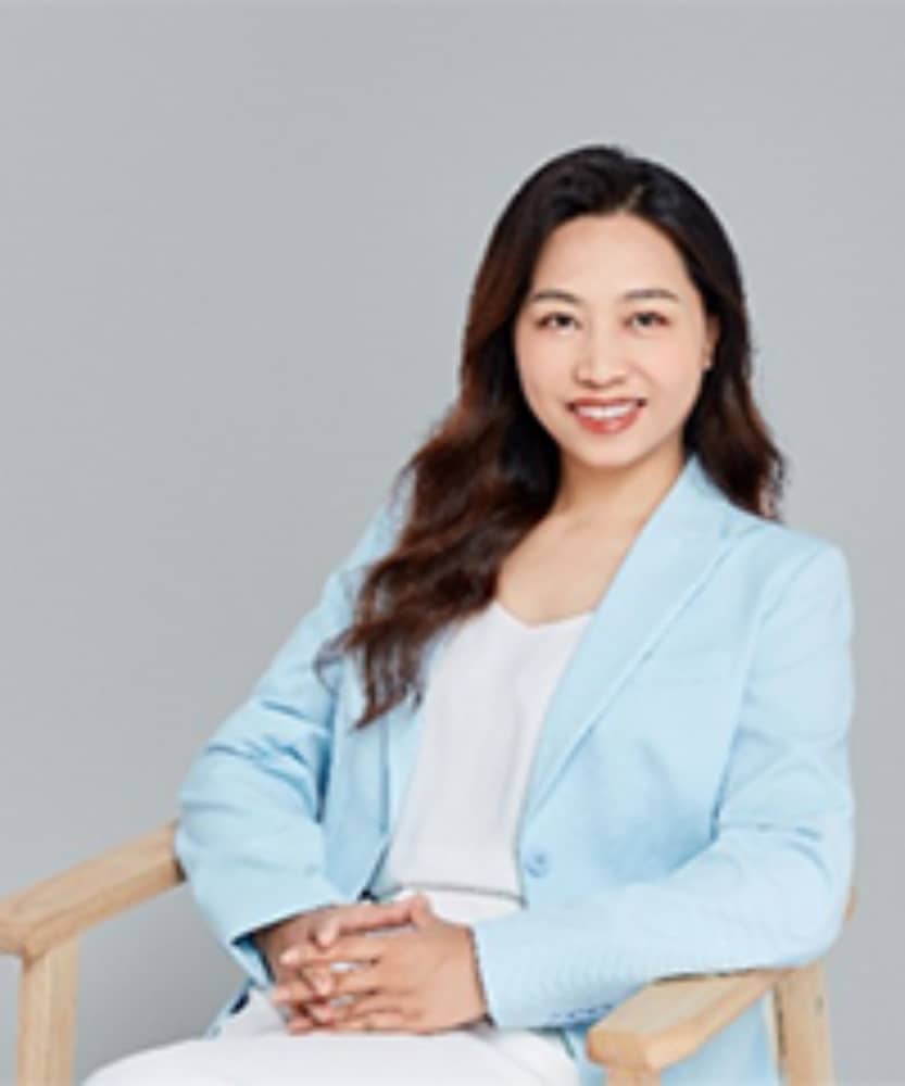 Jenny's personal headshot